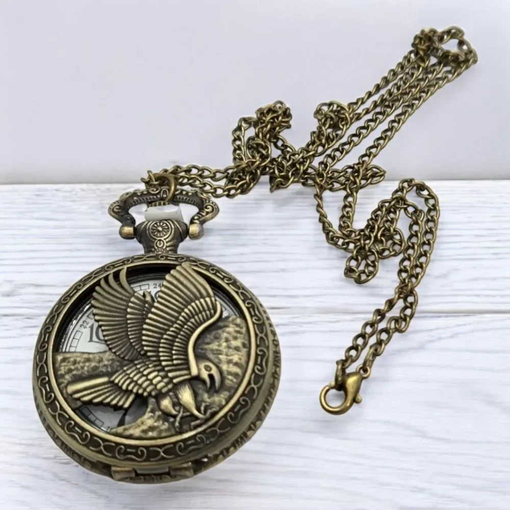 Flying Eagle Pocket Watch Antique Bronze Quartz Chain Engraved Bird Vintage Gift